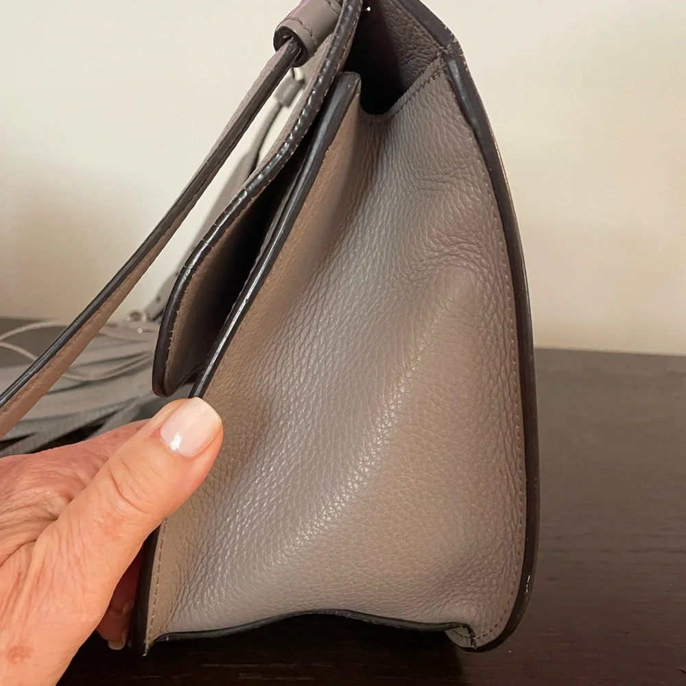 Authentic GUCCI Tasseled Lady Bamboo grey leather single flap crossbody bag. - Picture 7 of 16